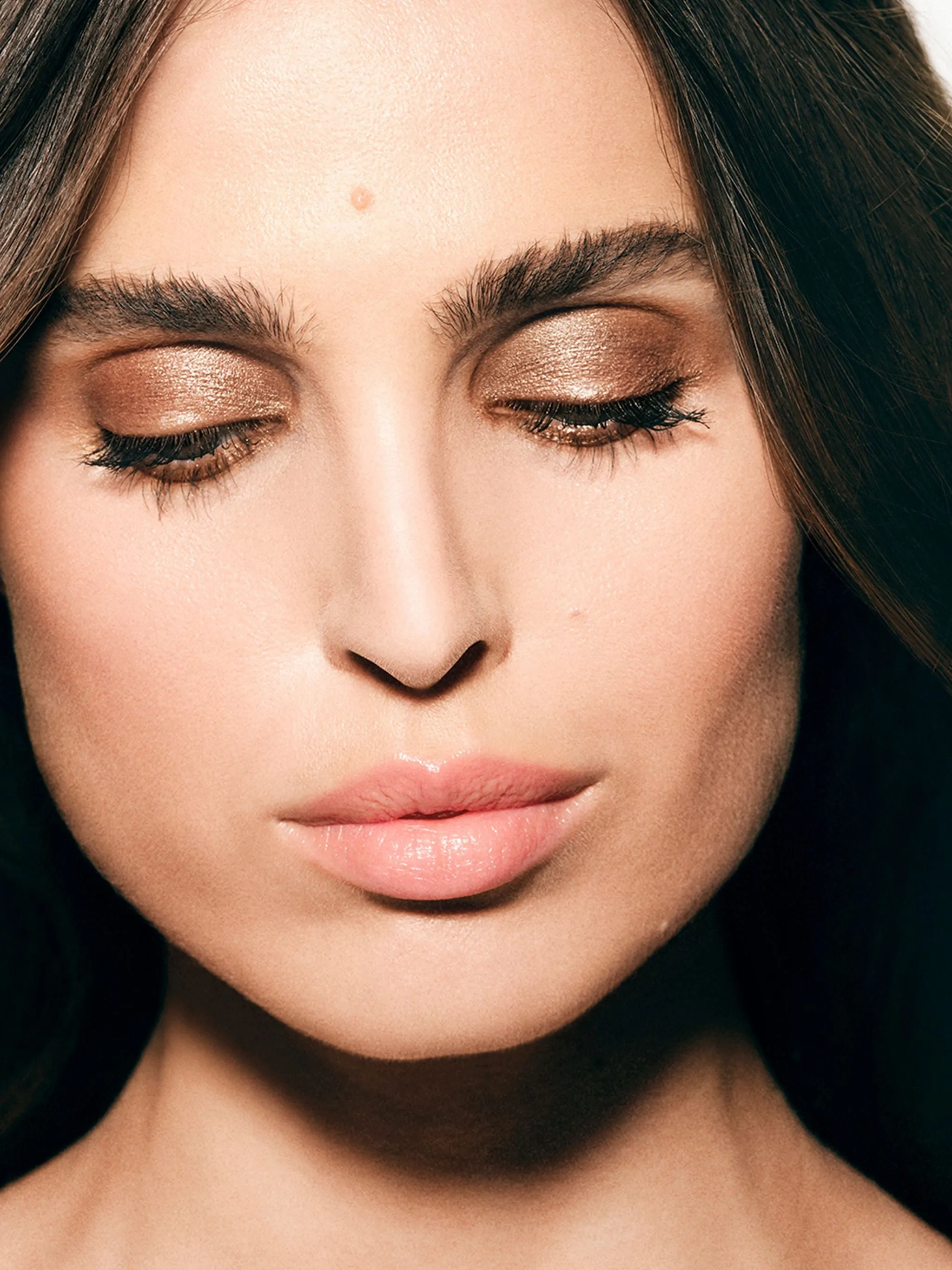 Multi-Chromatic Metal-Reflecting Eyeshadow