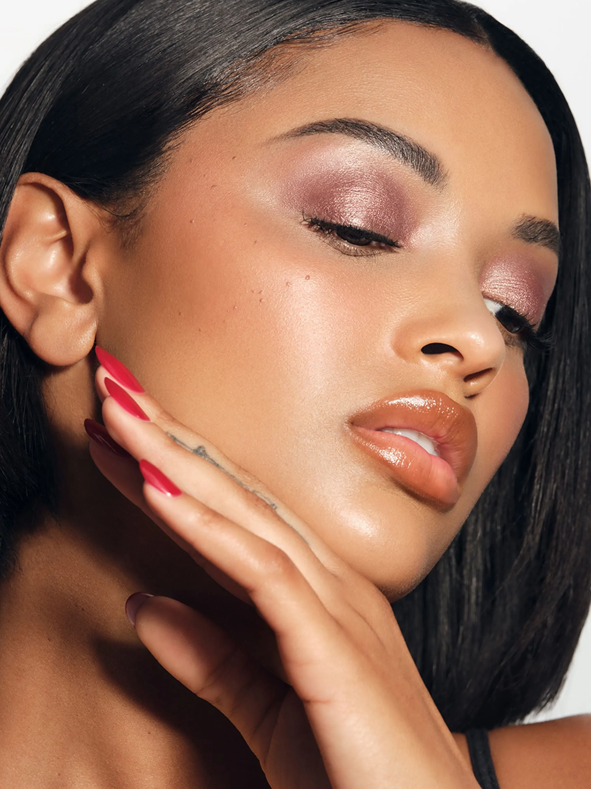 Multi-Chromatic Metal-Reflecting Eyeshadow