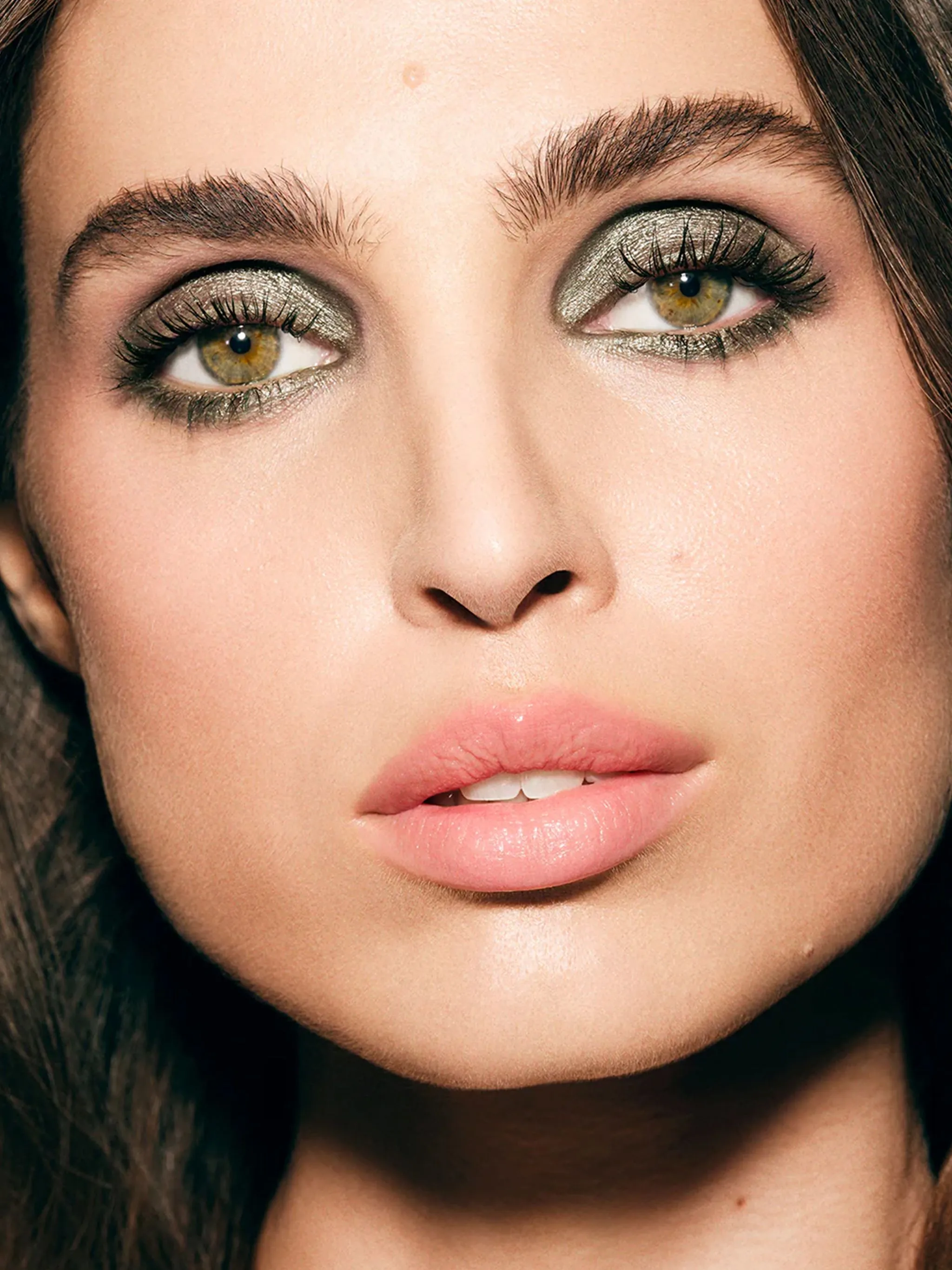 Multi-Chromatic Metal-Reflecting Eyeshadow